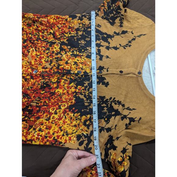 Women's gorgeous autumn toned  cardigan by Joseph A size Large - Picture 7 of 10